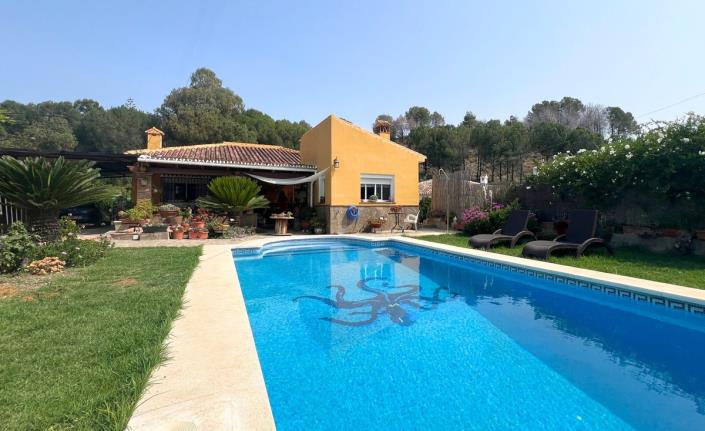 Image No.1-3 Bed Villa for sale