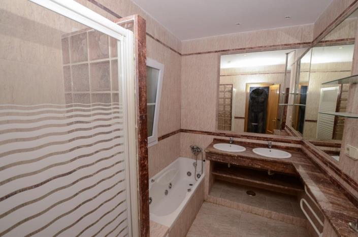 Image No.27-5 Bed House/Villa for sale