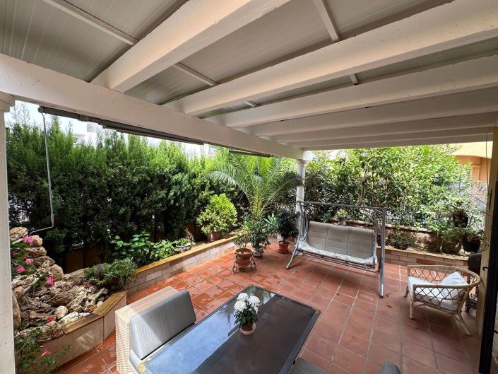 Image No.1-5 Bed Semi-Detached for sale