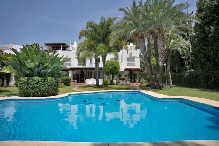 Image No.1-4 Bed Townhouse for sale