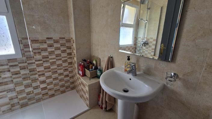 Image No.30-3 Bed Apartment for sale