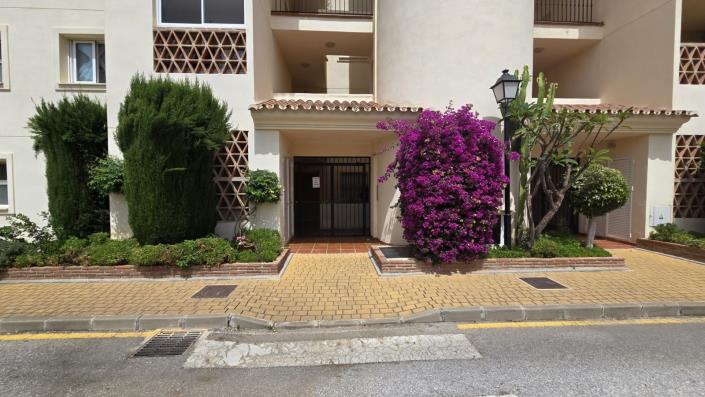 Image No.33-3 Bed Apartment for sale