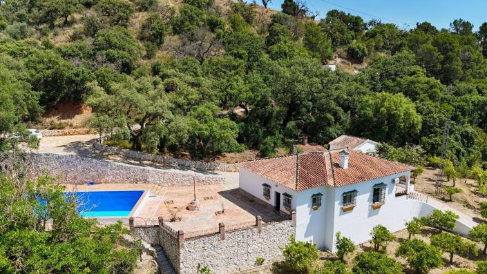Image No.1-3 Bed Villa / Detached for sale
