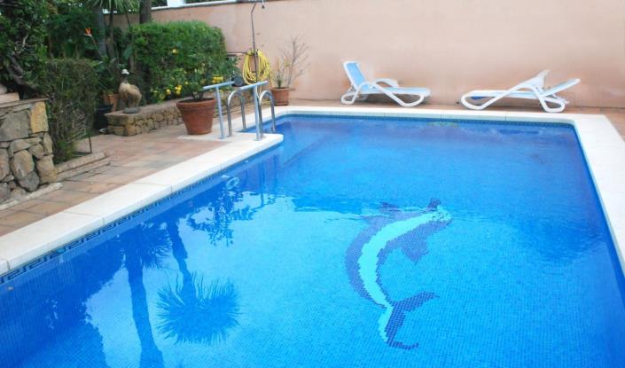 Image No.1-5 Bed Villa / Detached for sale