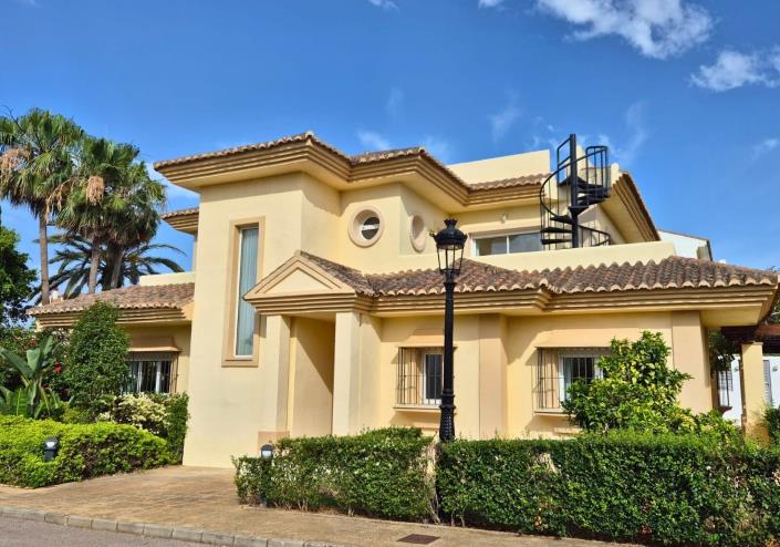 Image No.1-3 Bed House for sale