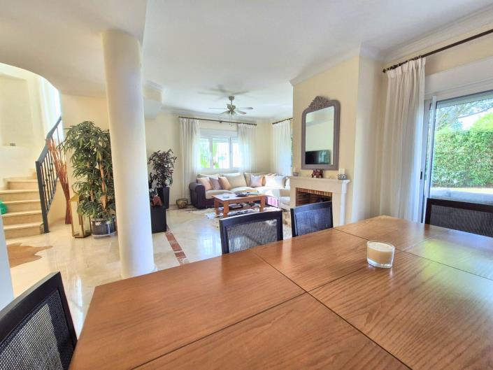 Image No.3-3 Bed House for sale