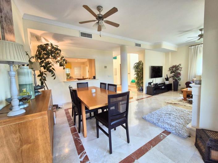 Image No.5-3 Bed House for sale