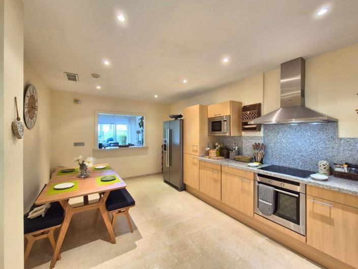 Image No.9-3 Bed House for sale