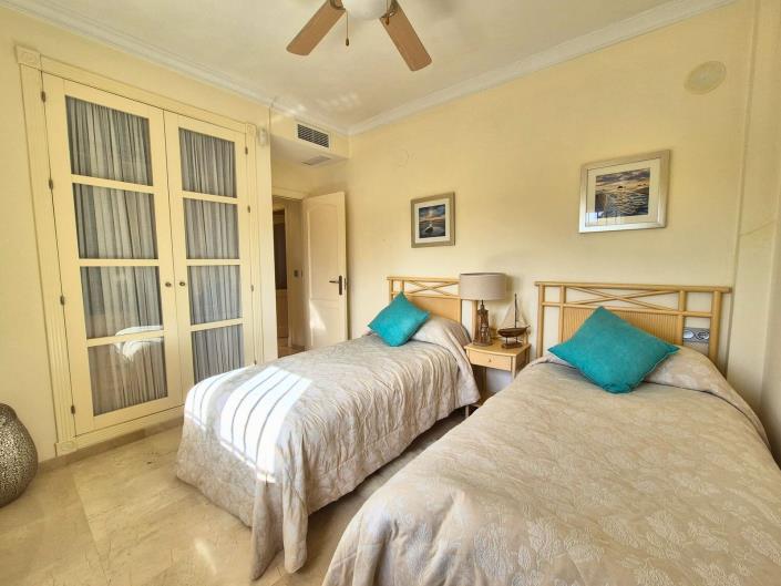 Image No.11-3 Bed House for sale