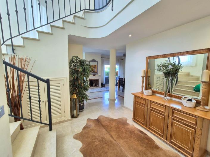 Image No.13-3 Bed House for sale