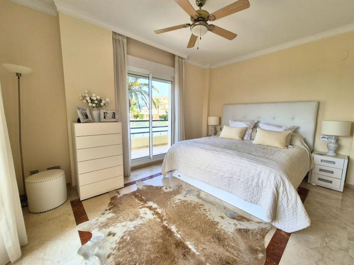 Image No.14-3 Bed House for sale