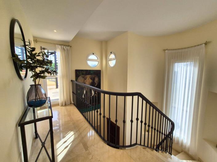 Image No.20-3 Bed House for sale