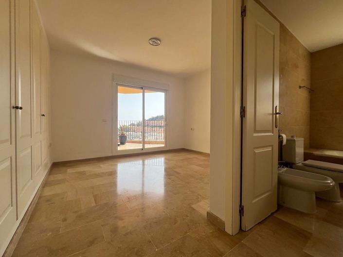 Image No.17-2 Bed Apartment for sale