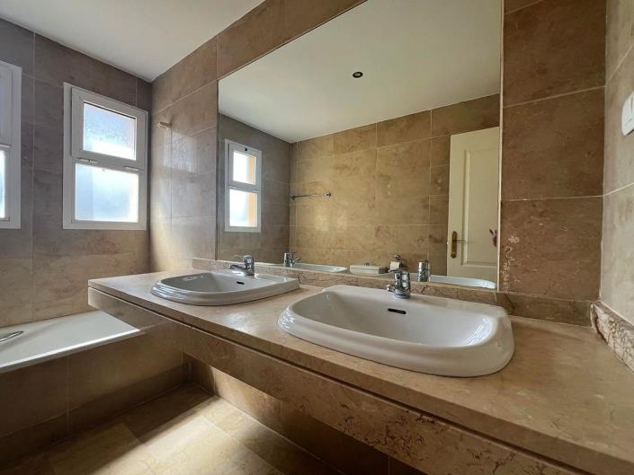 Image No.21-2 Bed Apartment for sale