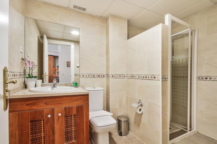 Image No.22-4 Bed Semi-Detached for sale