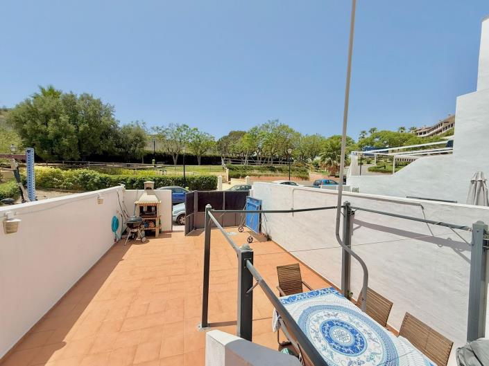 Image No.1-4 Bed Townhouse for sale