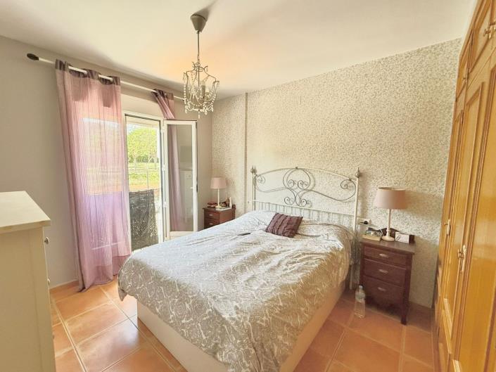 Image No.17-4 Bed Townhouse for sale