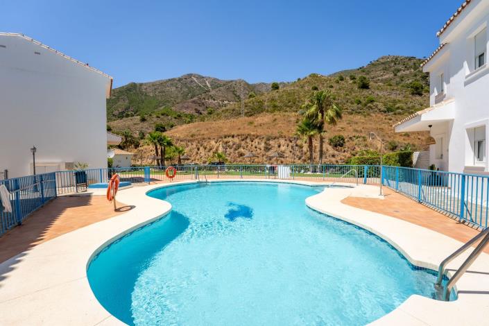 Image No.1-3 Bed Semi-Detached for sale