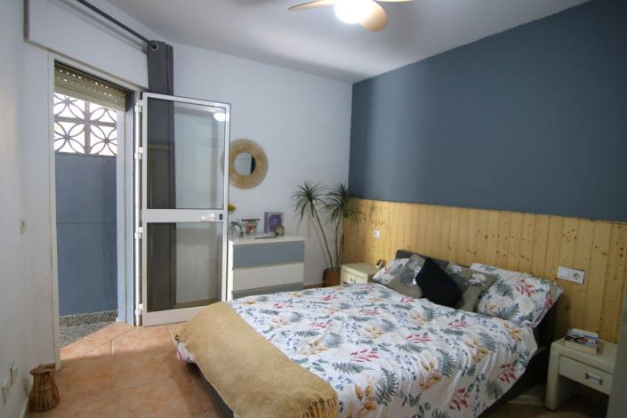 Image No.12-3 Bed Townhouse for sale