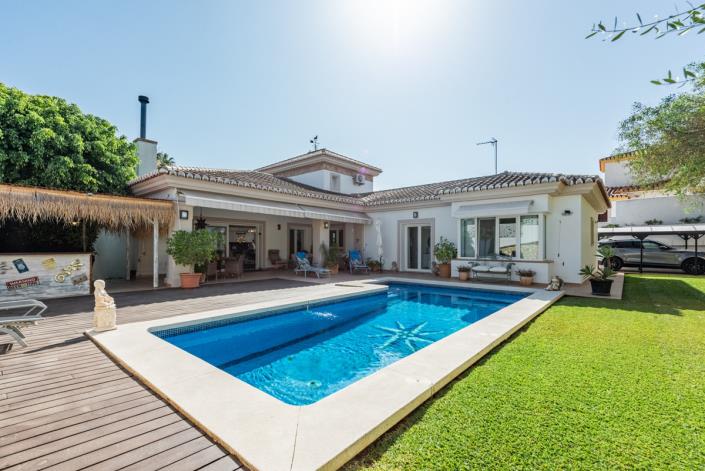 Image No.1-6 Bed Villa / Detached for sale