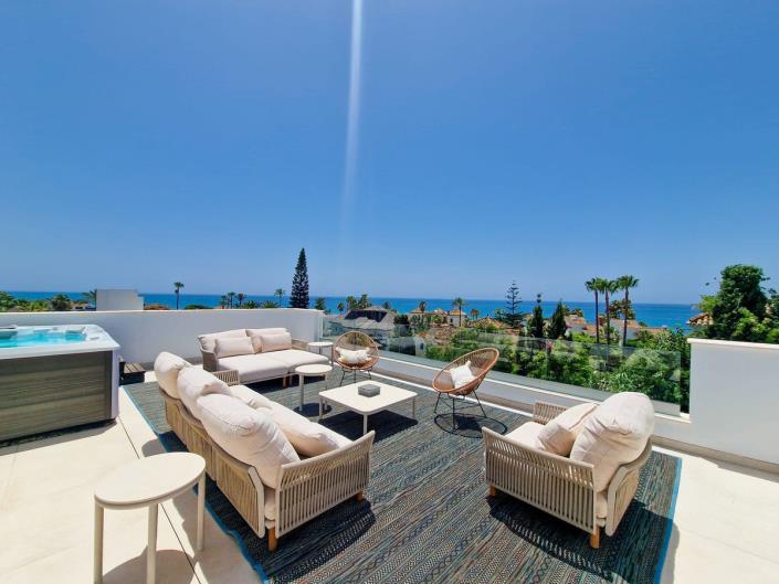 Image No.1-5 Bed Villa / Detached for sale