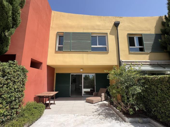 Image No.1-3 Bed Townhouse for sale