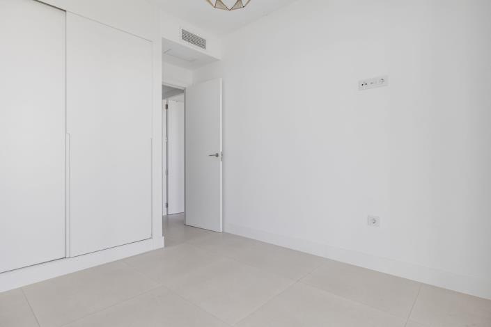 Image No.18-2 Bed Apartment for sale