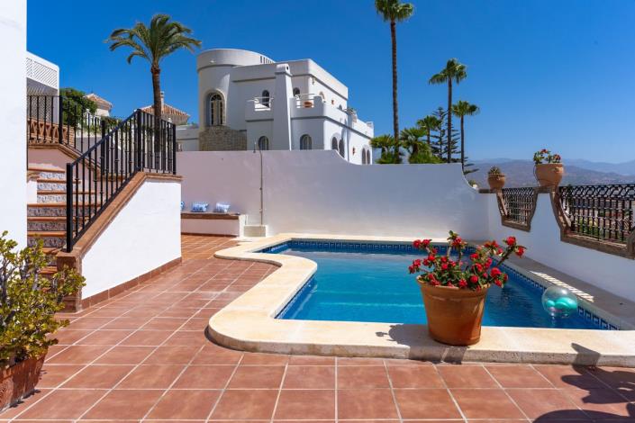 Image No.4-8 Bed House/Villa for sale