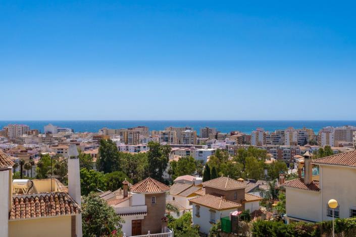 Image No.5-8 Bed House/Villa for sale