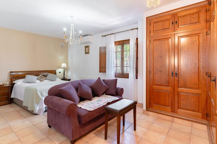 Image No.16-8 Bed House/Villa for sale