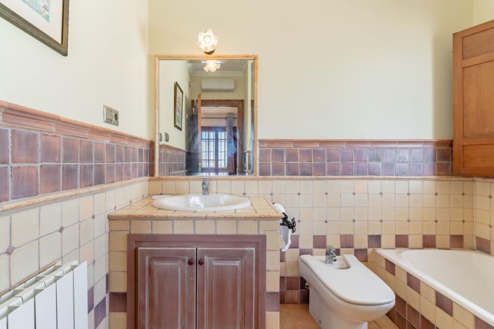 Image No.22-8 Bed House/Villa for sale