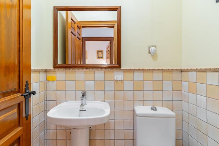 Image No.23-8 Bed House/Villa for sale