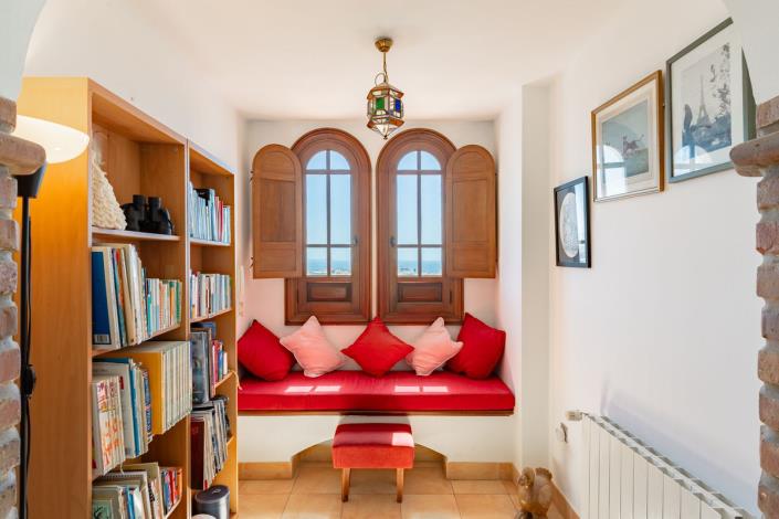 Image No.26-8 Bed House/Villa for sale