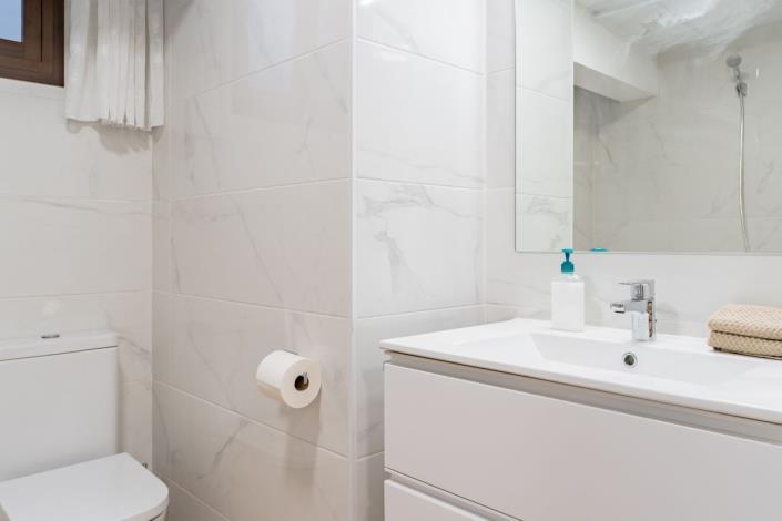 Image No.35-8 Bed House/Villa for sale