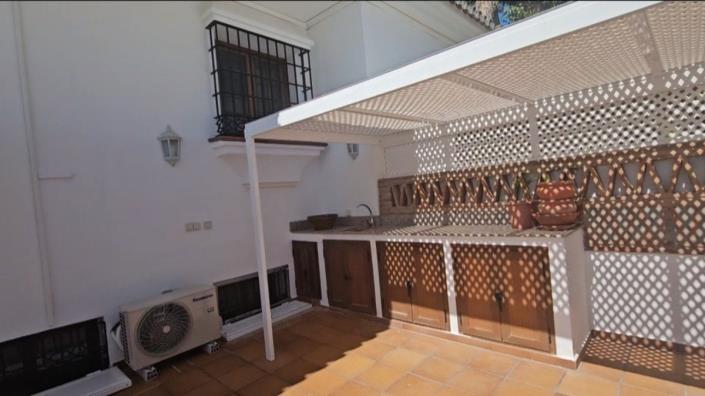 Image No.36-8 Bed House/Villa for sale