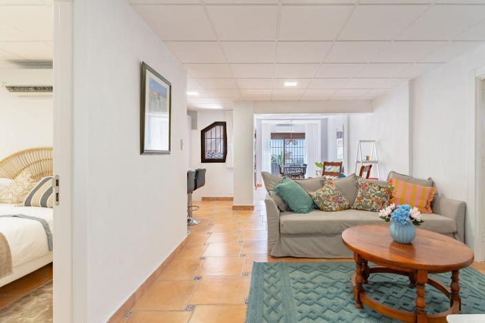 Image No.40-8 Bed House/Villa for sale