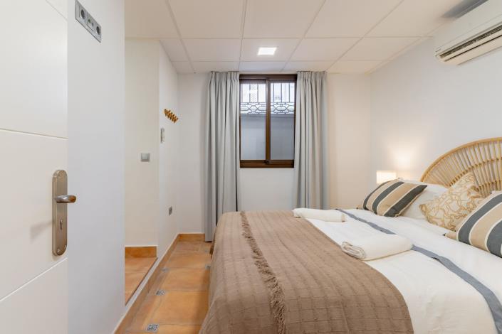 Image No.52-8 Bed House/Villa for sale