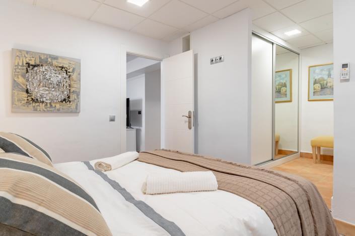 Image No.53-8 Bed House/Villa for sale