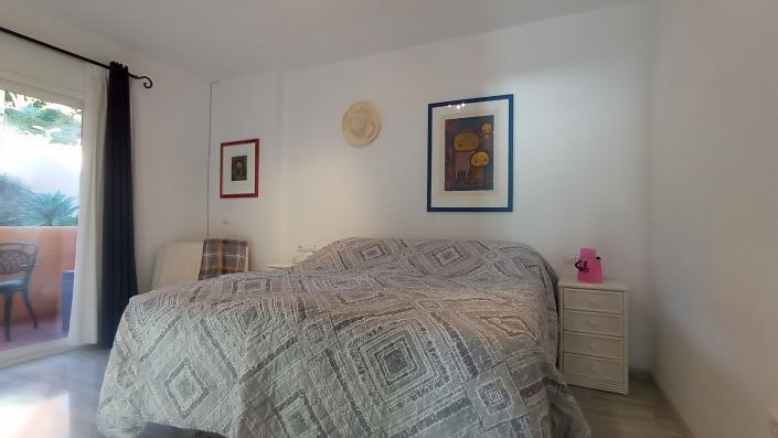 Image No.18-3 Bed Apartment for sale