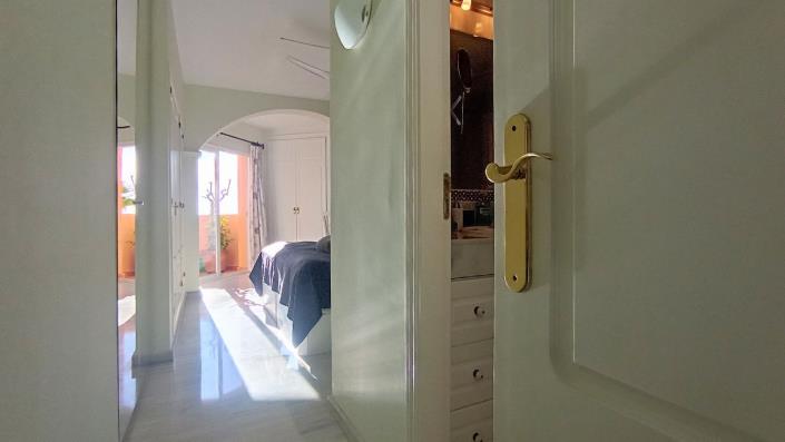 Image No.22-3 Bed Apartment for sale