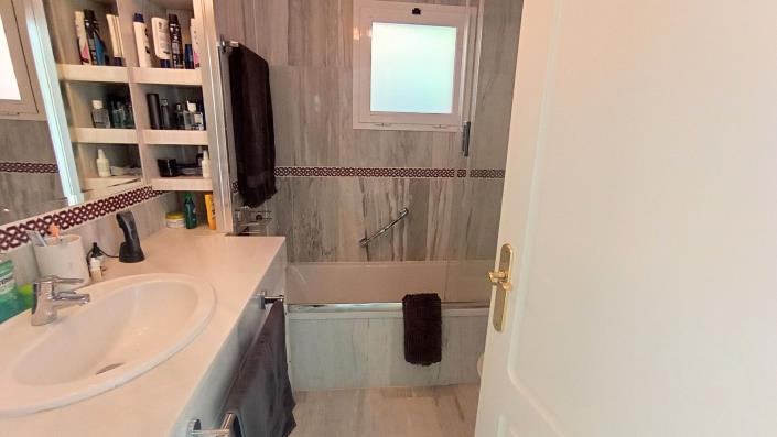 Image No.23-3 Bed Apartment for sale