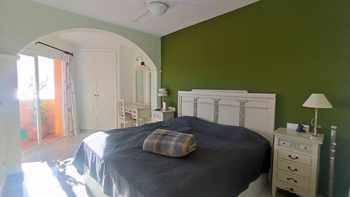 Image No.24-3 Bed Apartment for sale