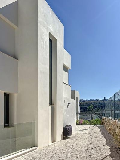 Image No.8-4 Bed Villa / Detached for sale