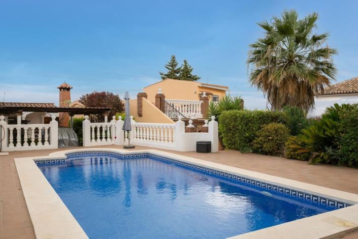 Image No.1-4 Bed Villa for sale