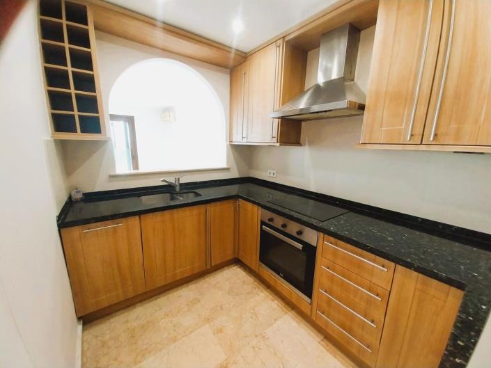 Image No.17-4 Bed Townhouse for sale