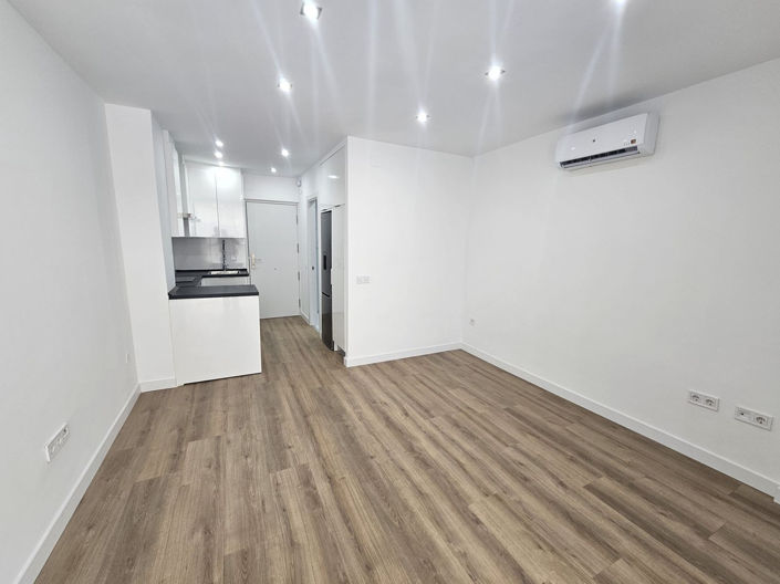 Image No.1-Studio for sale