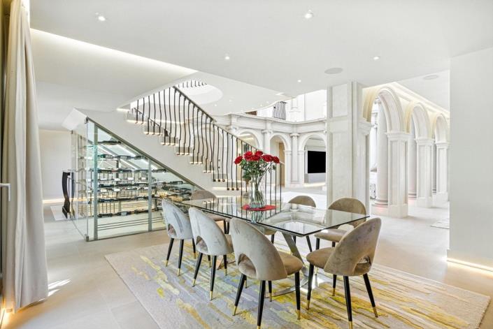 Image No.4-7 Bed Villa for sale