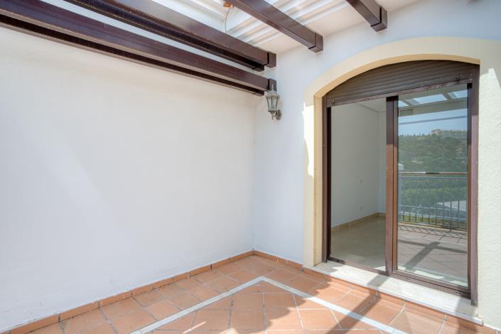 Image No.14-4 Bed Townhouse for sale