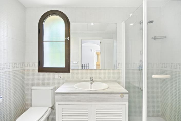 Image No.23-4 Bed Townhouse for sale