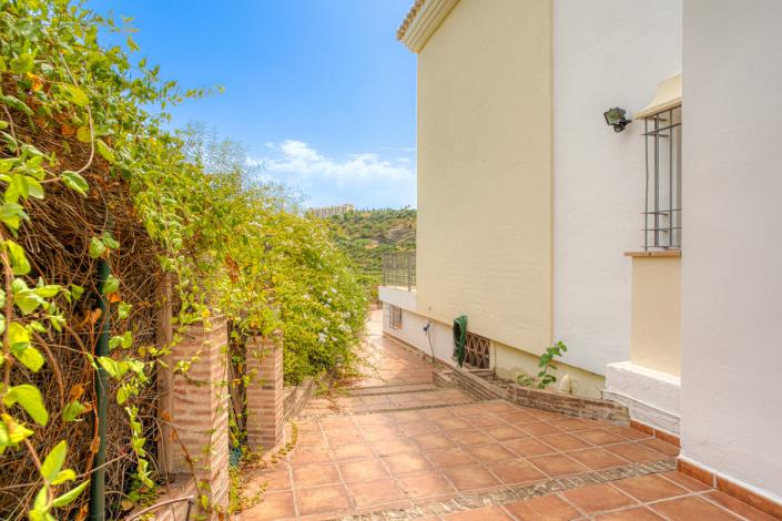 Image No.35-4 Bed Townhouse for sale